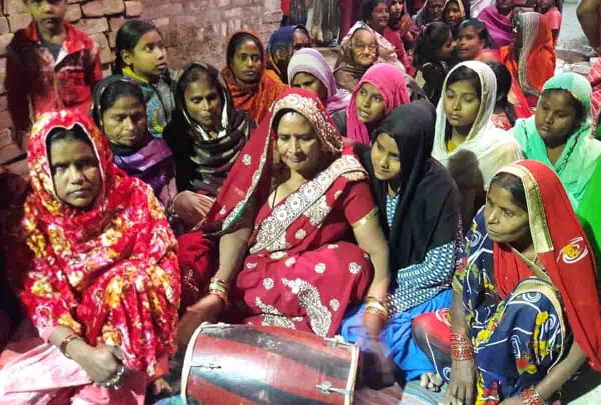 Muslim sisters decorated Hindu bride