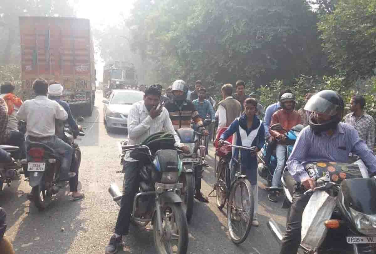 student dies in road accident at unnao raebareli road