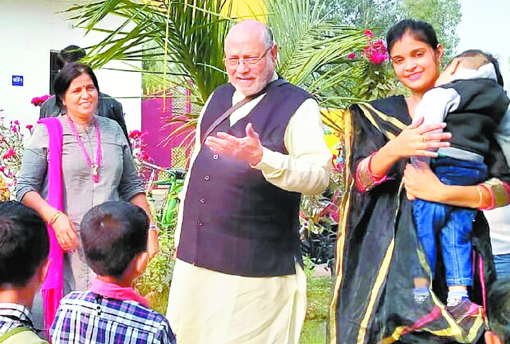 Prahalad Modi visits Ayodhya.