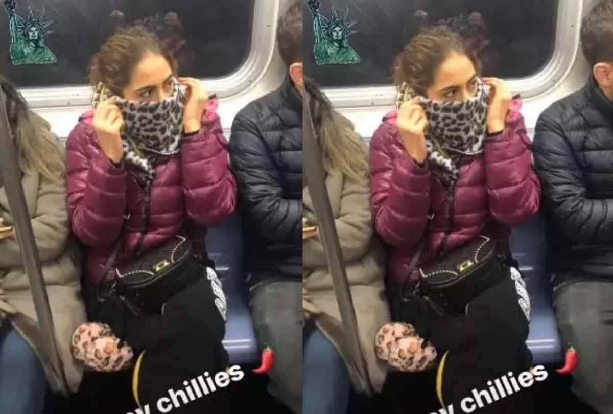 sara ali khan hide face in metro newyork