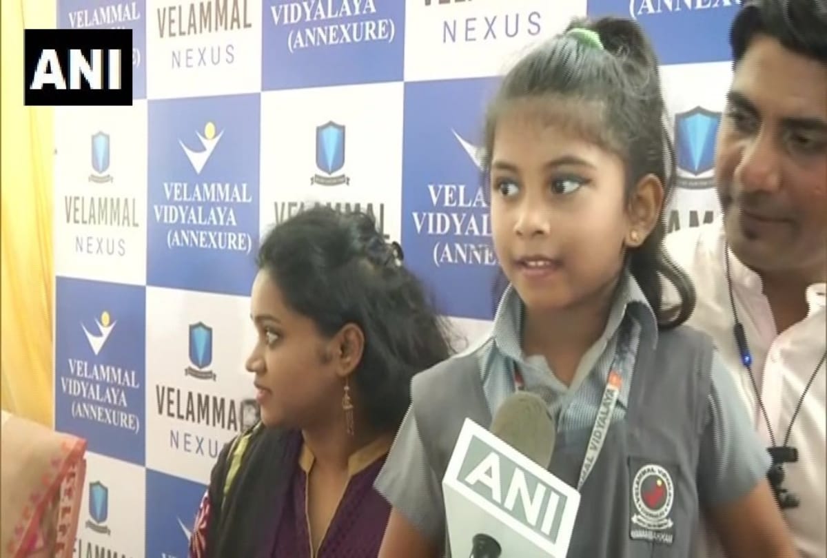 Indian girl 6 year old Sarah became worlds youngest genius, solved rubic cube puzzle in record time