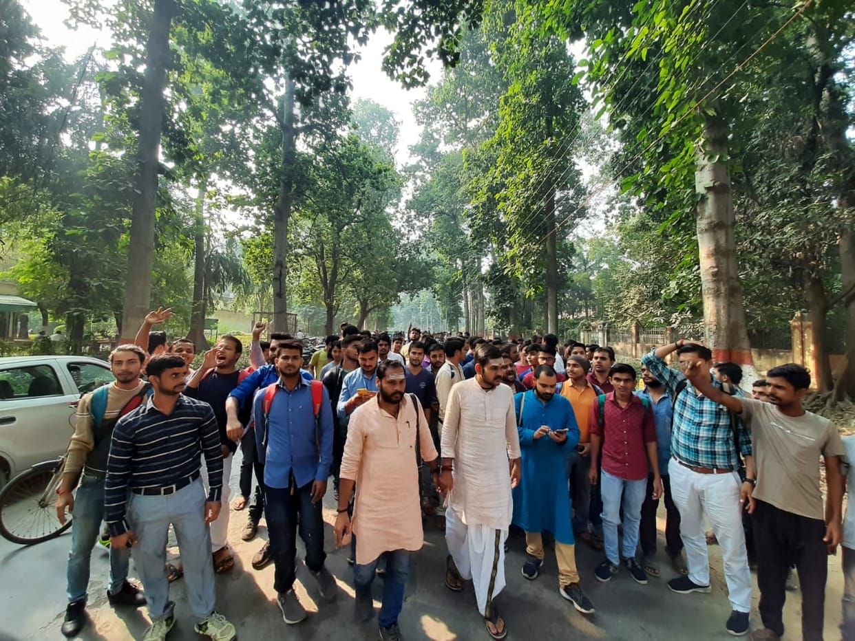 Students submitted a memorandum to the PMO in Varanasi