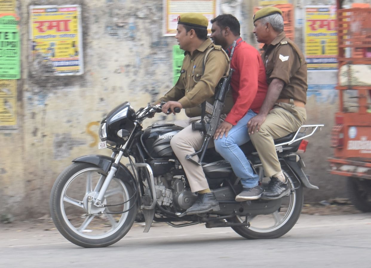 The responsible officer is breaking the rules, the city is struggling with jam