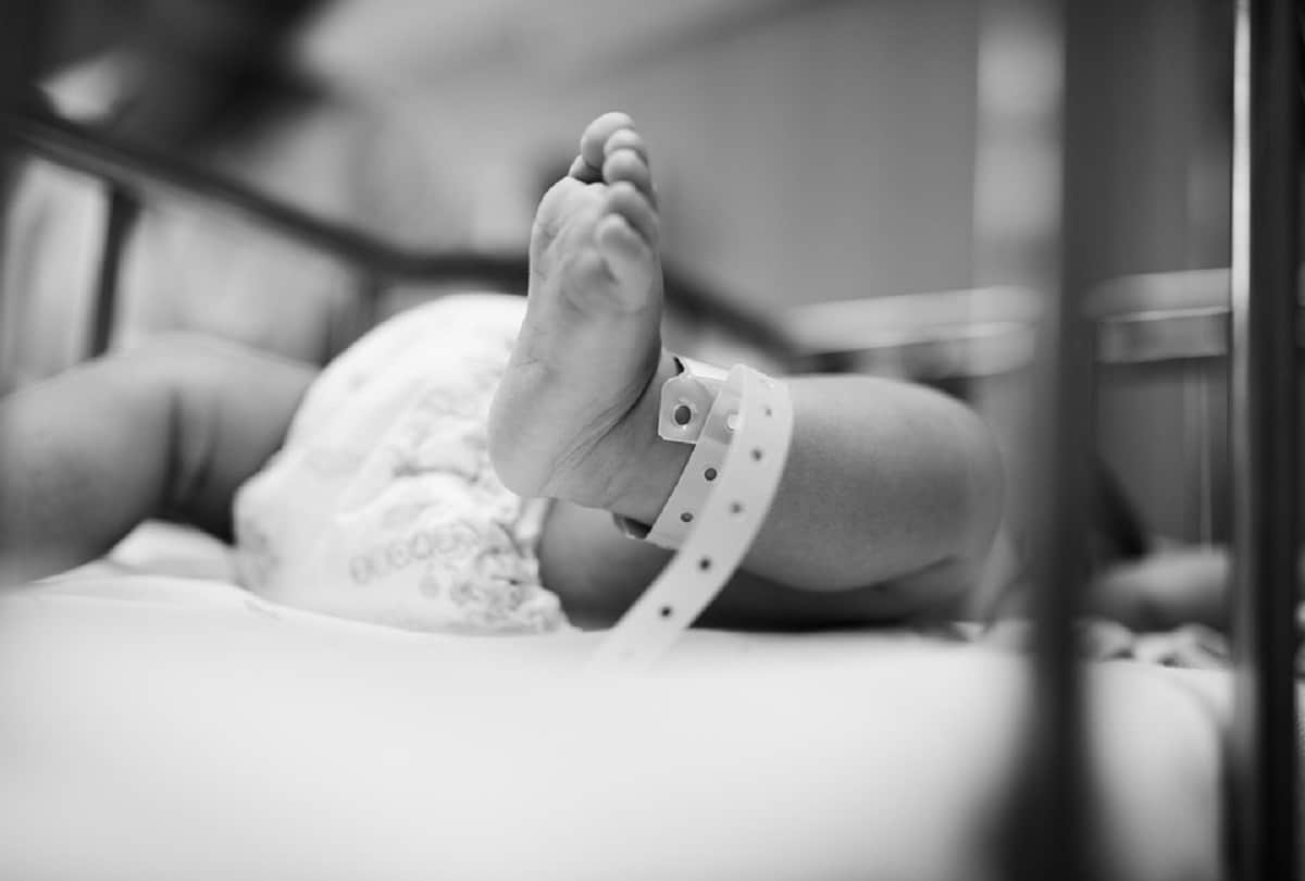 madhya pradesh woman gives birth to boy with 2 heads, 3 hands, 4 feet