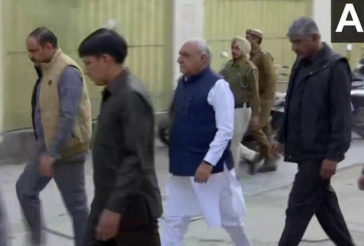 Bhupinder Singh Hooda in CBI Special Court for Manesar land scam case hearing