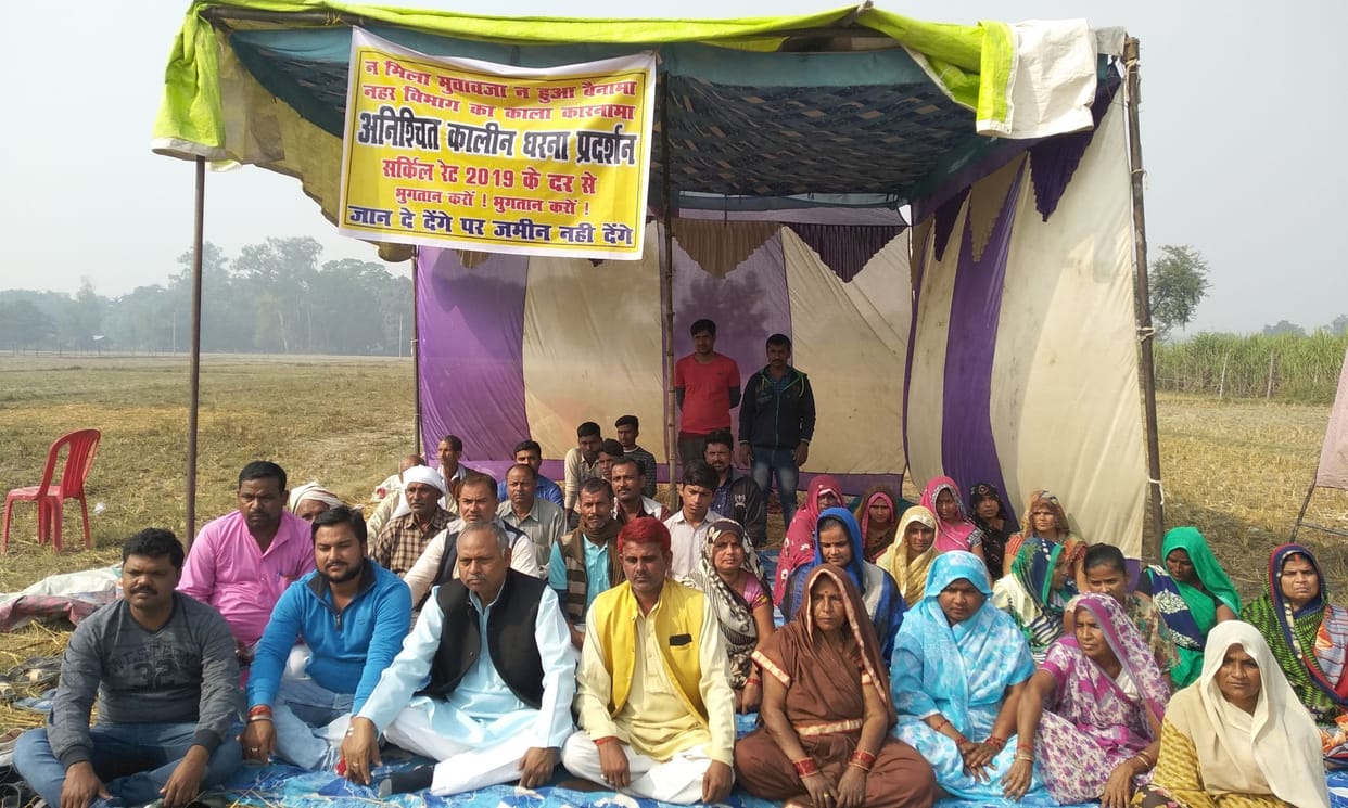 Talks with DM fail, farmers leave for Lucknow to meet CM
