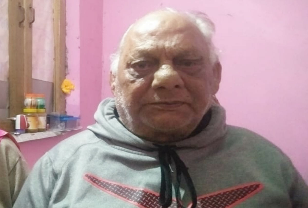 son abused the elderly parents in Ramlal Old Age Home Agra