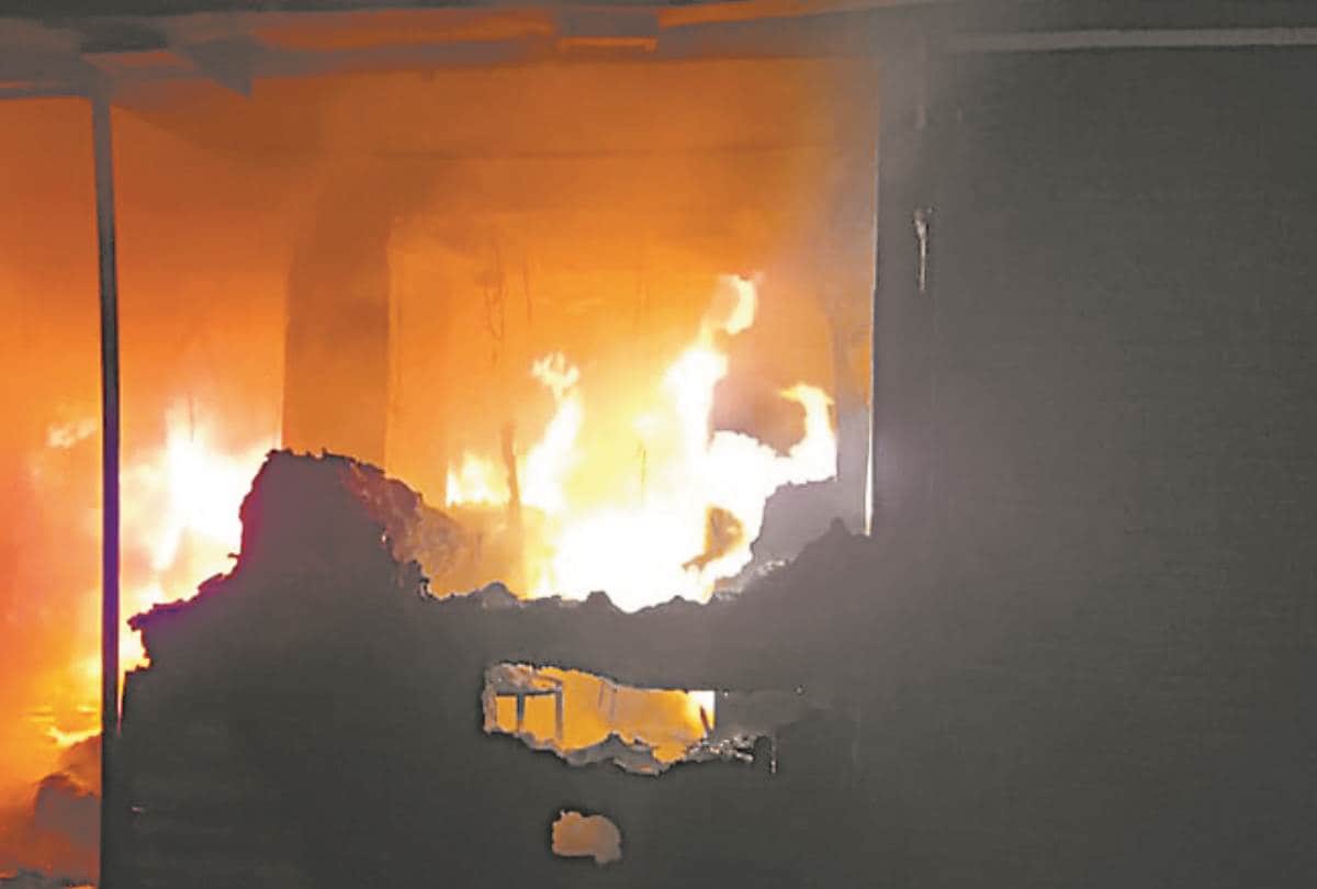 fire broke out in seven shops in lucknow