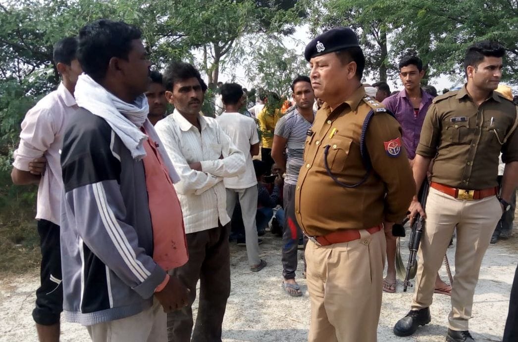 Youth hangs on hanging loop, death