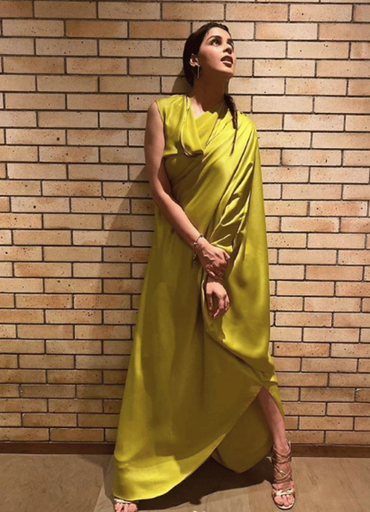 riteish deshmukh wife genelia d souza satin dress users asked is she pregnant