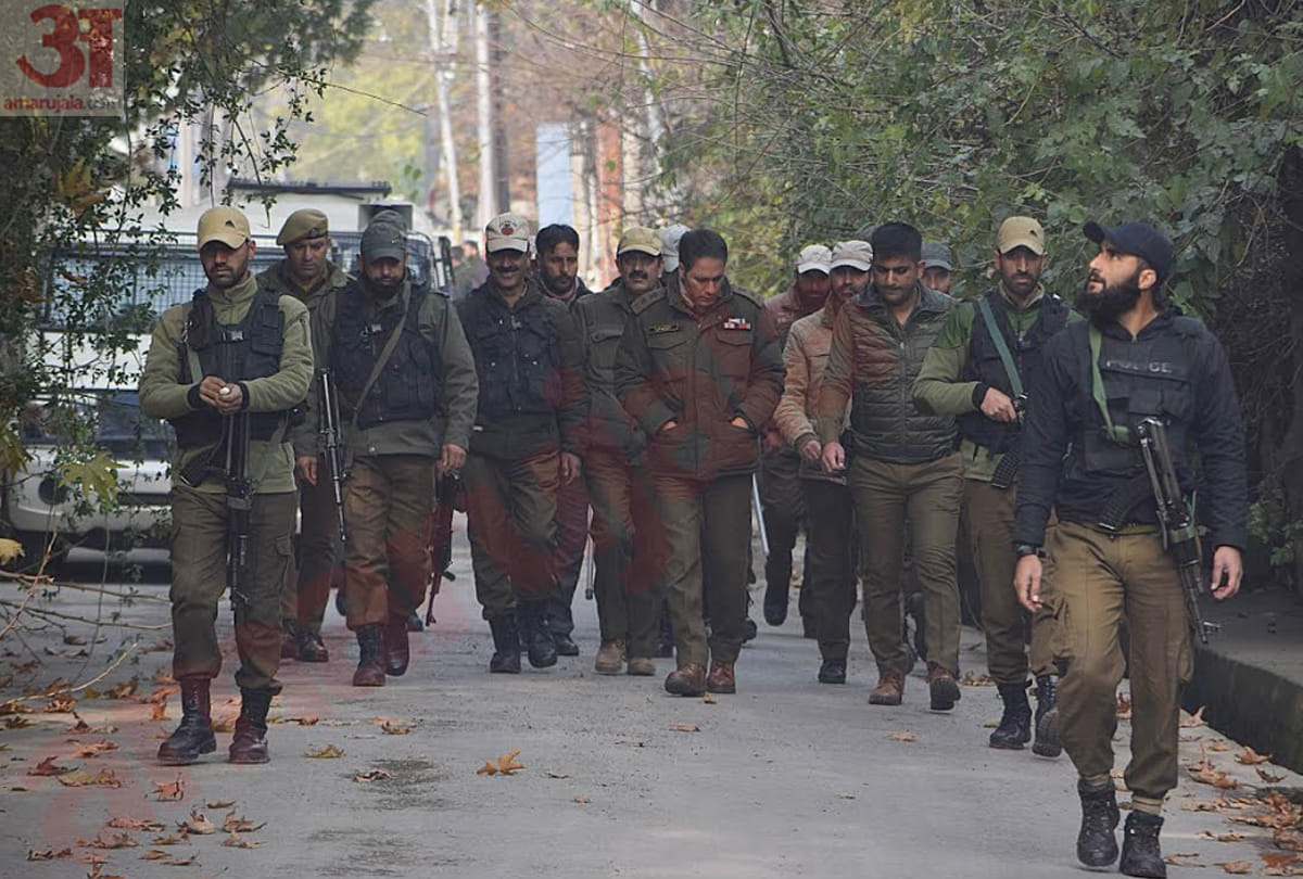 Family of detained leaders in Kashmir submitted bail application, article 370 revoked
