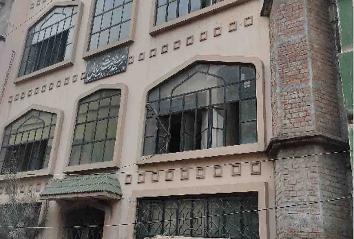 Muslims have put lock in mosque