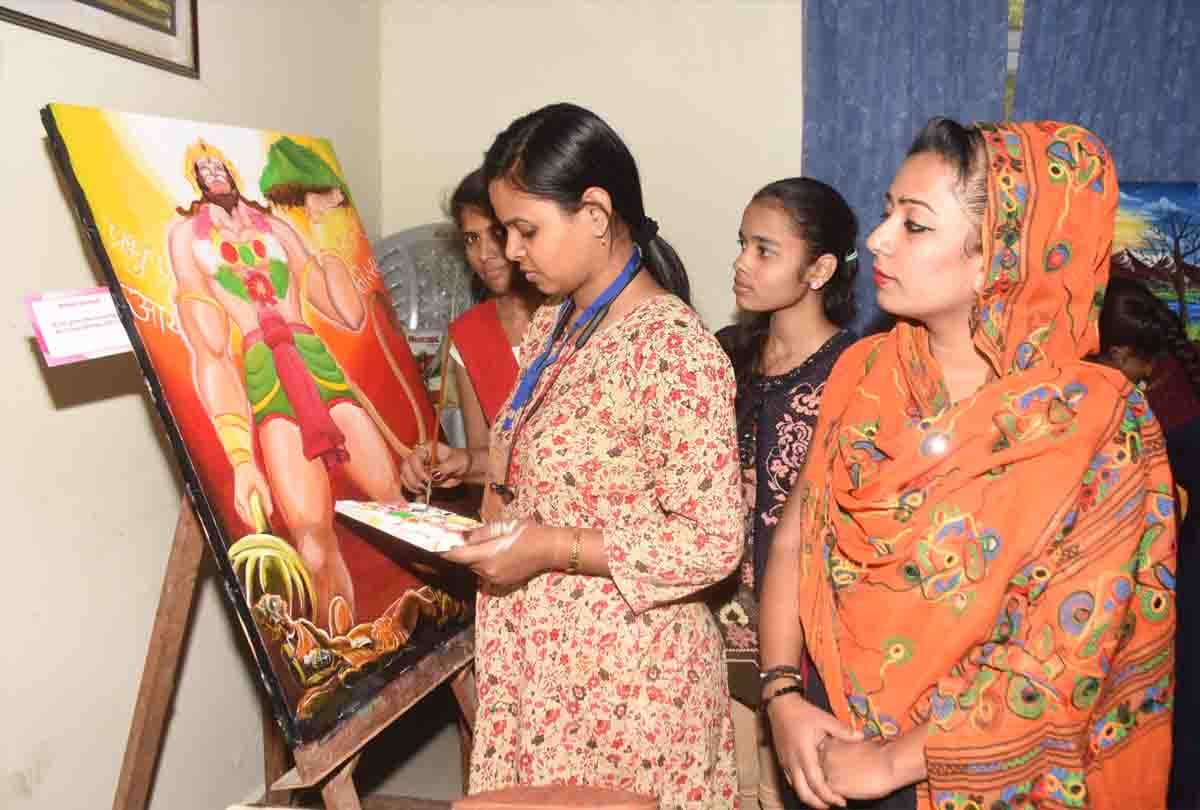 Muslim students made paintings based on Ramcharitmanas