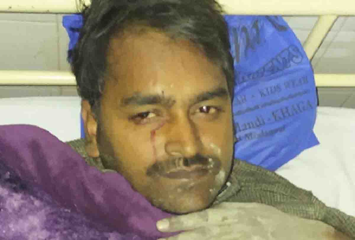 robbers shot jewellers and robbed five lakhs
