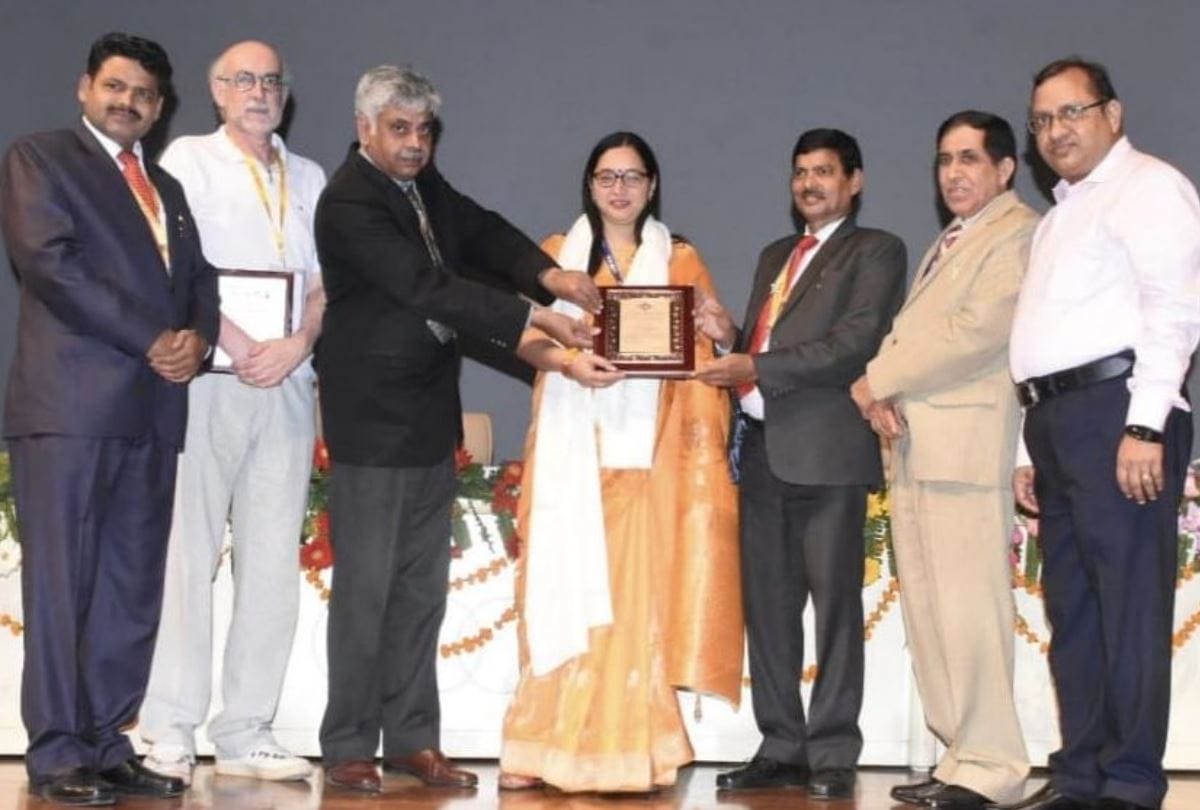 IIT Mandi Sonali received Emerging Woman Librarian Award in Lucknow