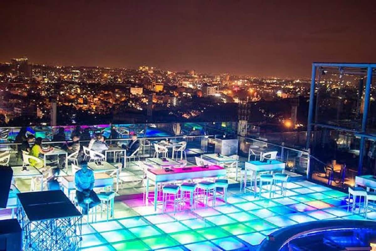 some of the famous night club and lounges which are popular among youngsters