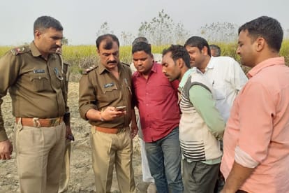 Worker killed in a dispute over talking to a woman with a brick, stone and pole in varanasi