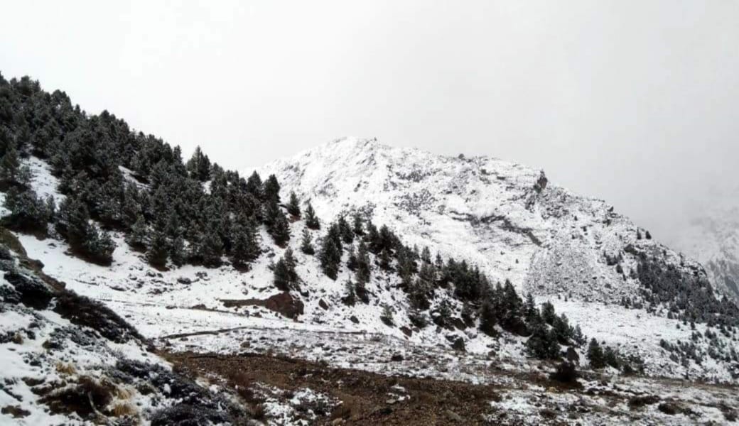 Uttarakhand due to cold winter canal freeze in hilly area