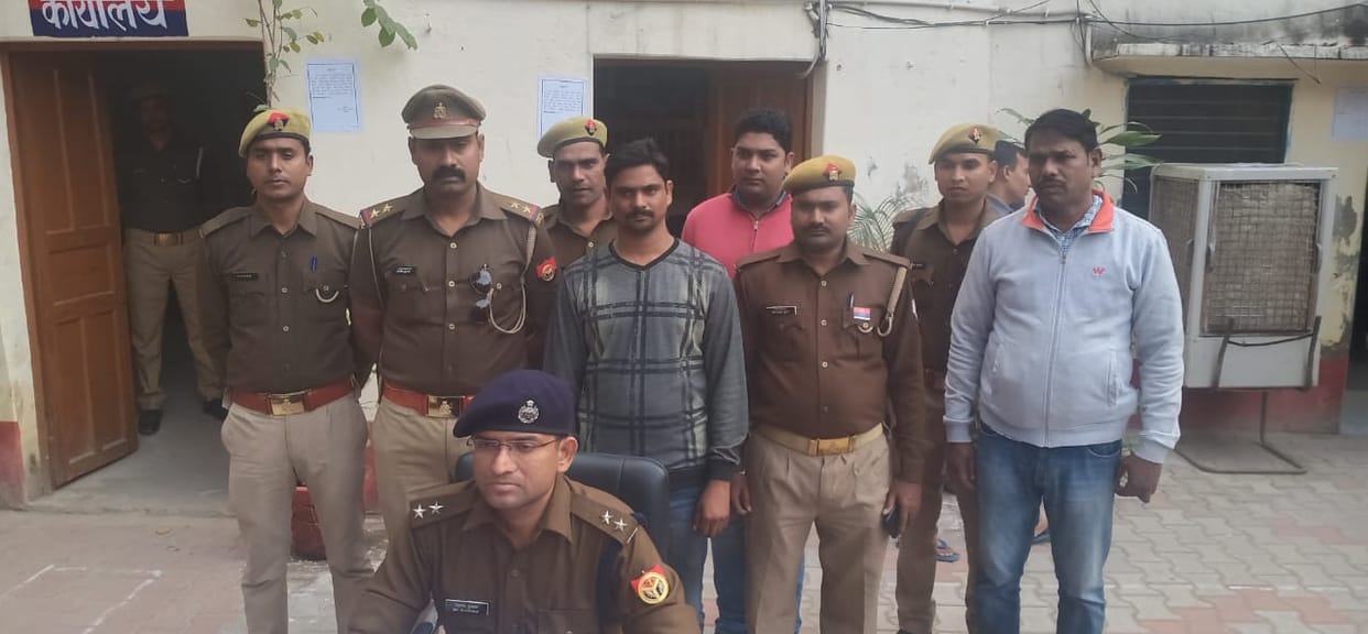 25 thousand prize brothers and mother of vicious Jhunna Pandit arrested in varanasi