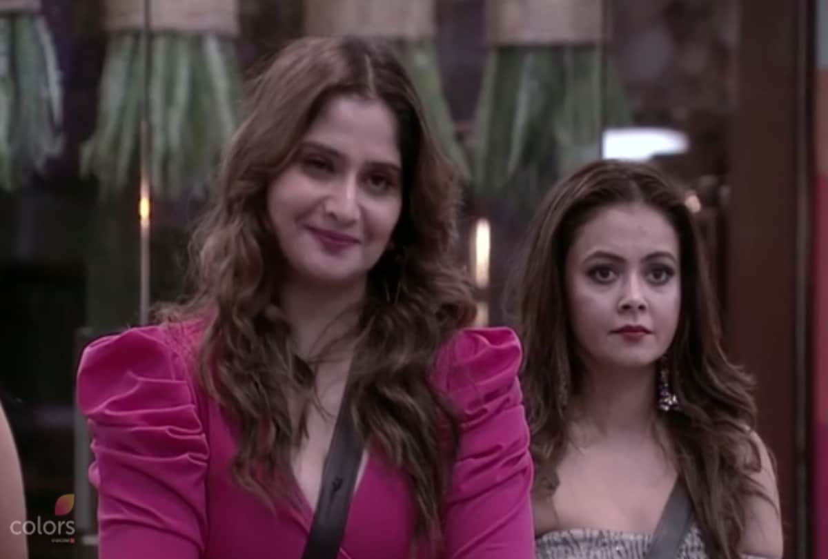 devoleen mother statement to erica fernandes on set fie news capsule