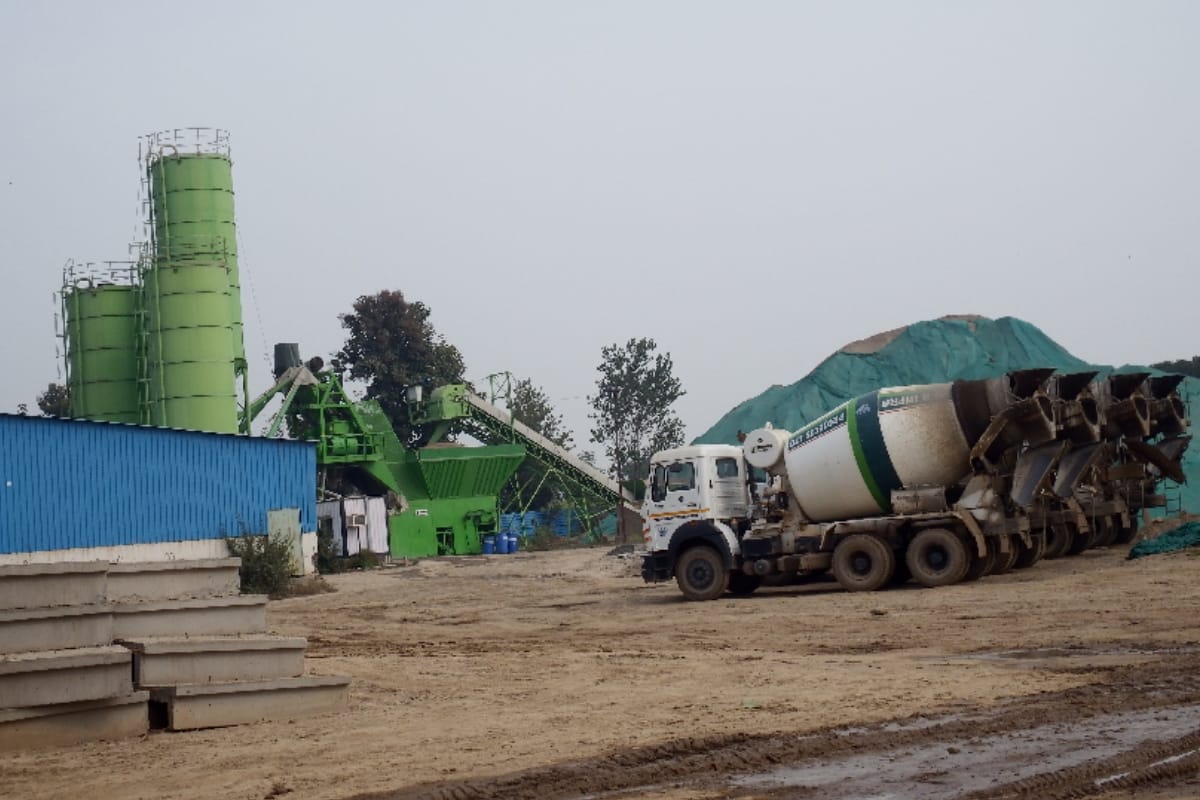 Pollution effected development of  interchange work on Delhi-Meerut Expressway