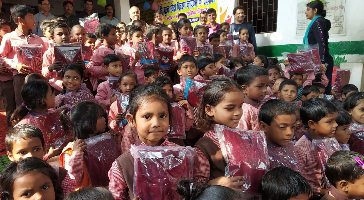 3.5 lakhs were forced to go to school without swater