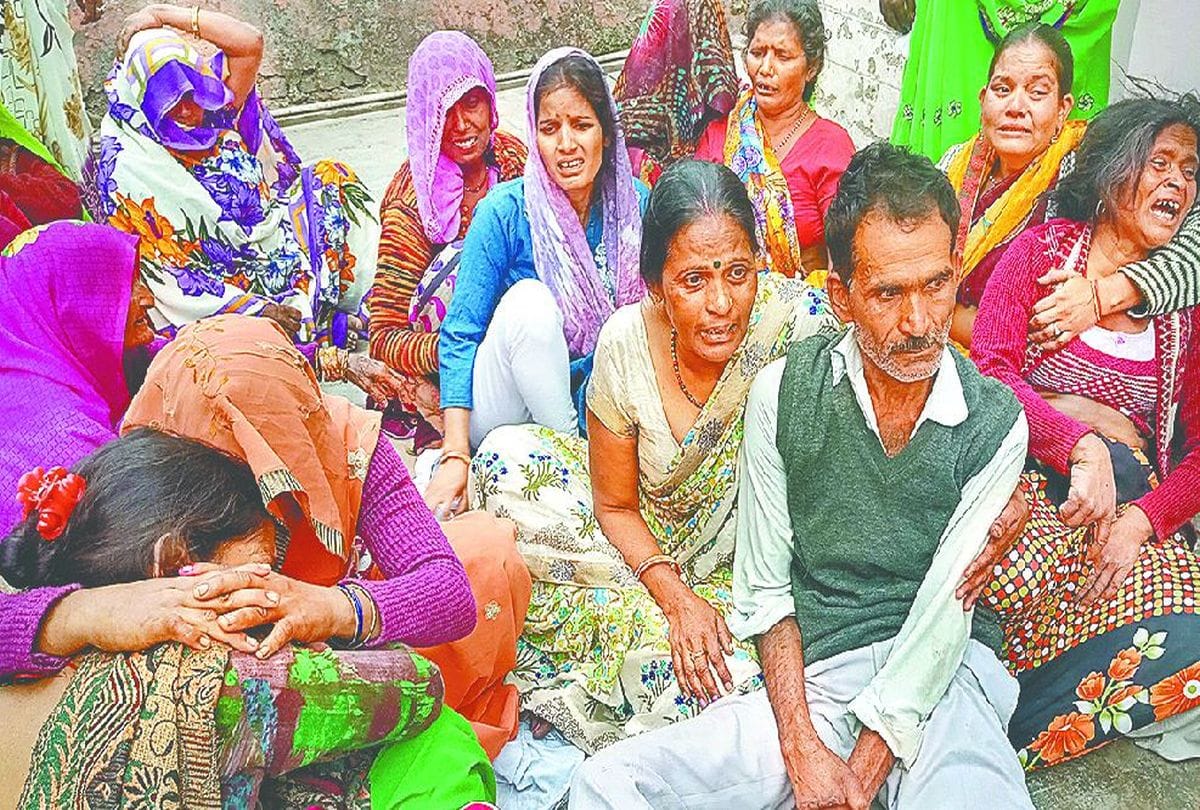 Car Accident Five Died After Fire Update News Etah