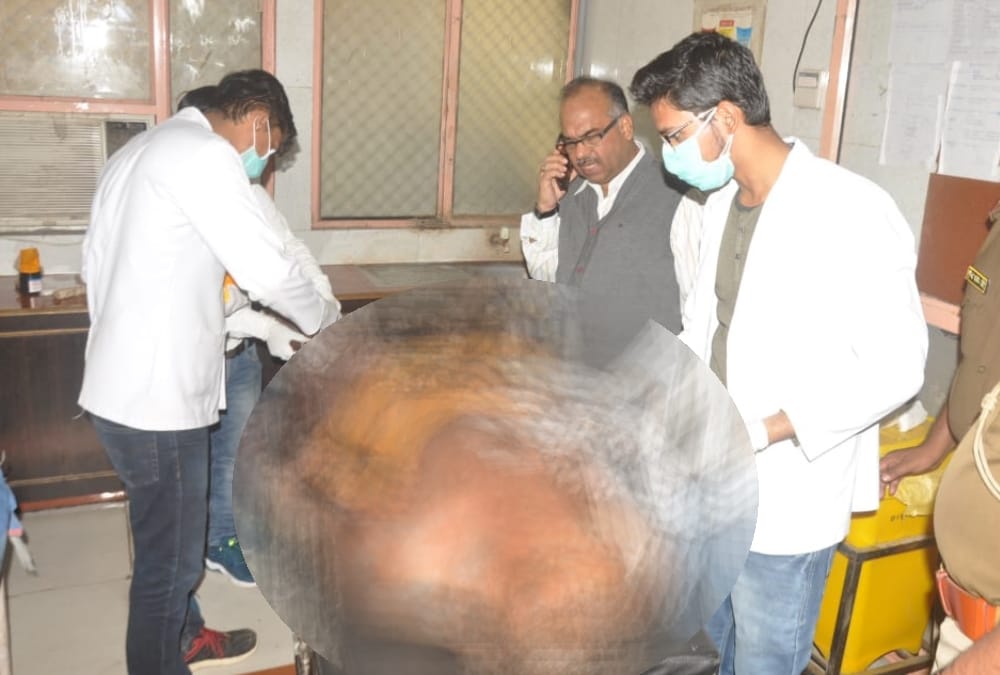 A man self immolated near bapu bhawan in Lucknow.