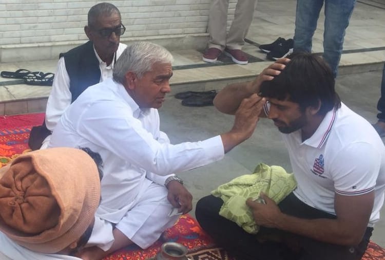 Wrestler Bajrang punia engagement with sangeeta phogat