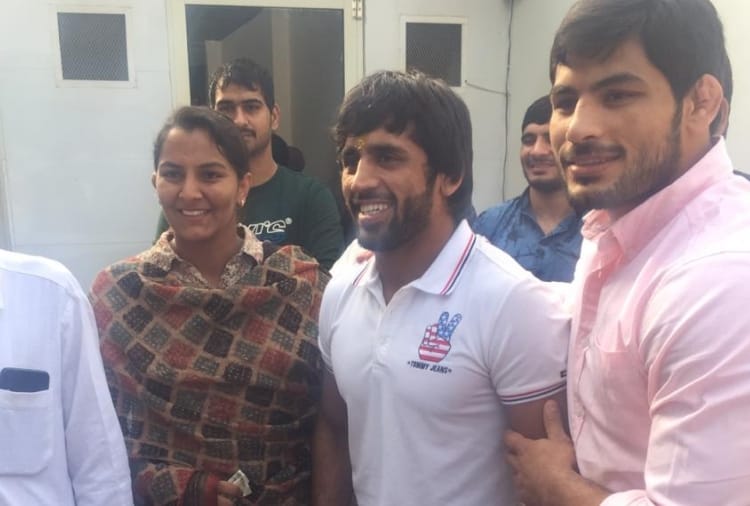 Wrestler Bajrang punia engagement with sangeeta phogat