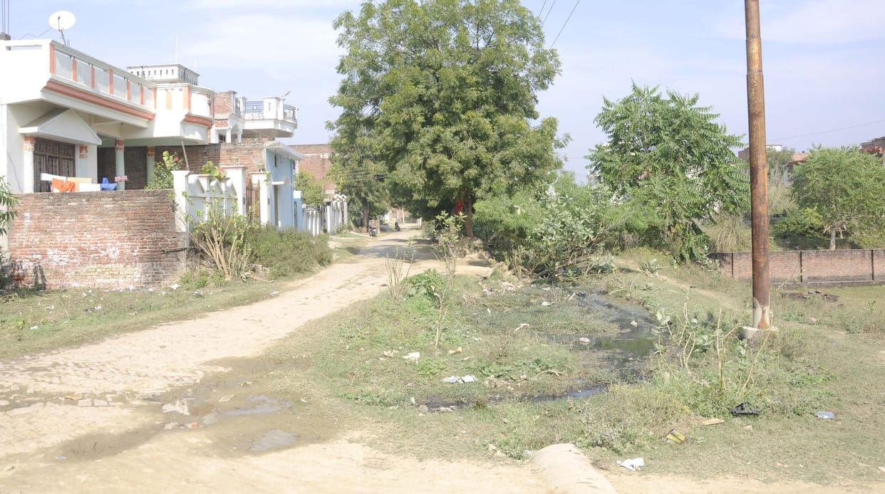 Buildings were built on the canal, the department became helpless