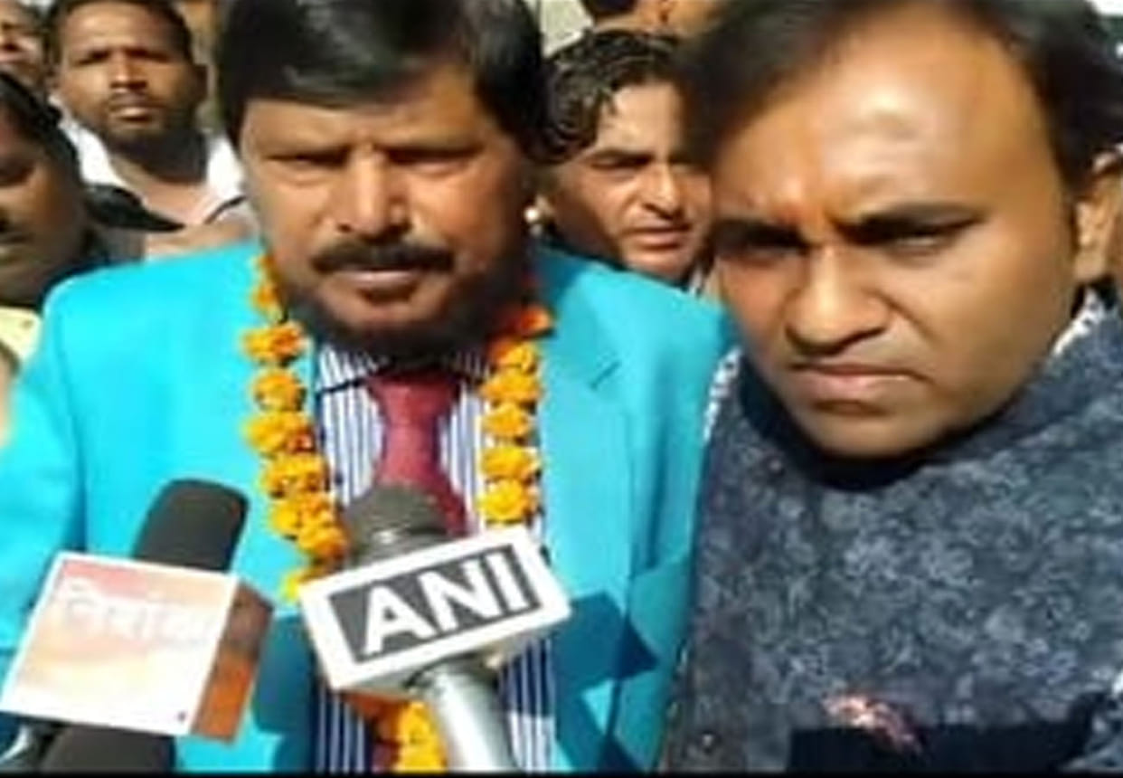 Ramdas Athawale gave big statement about Maharashtra government in kanpur