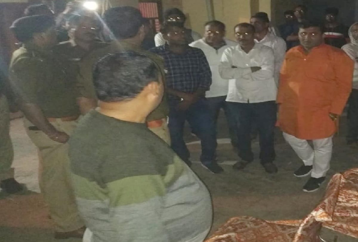 Bike riders firing in Barat one dead six injured in hapur
