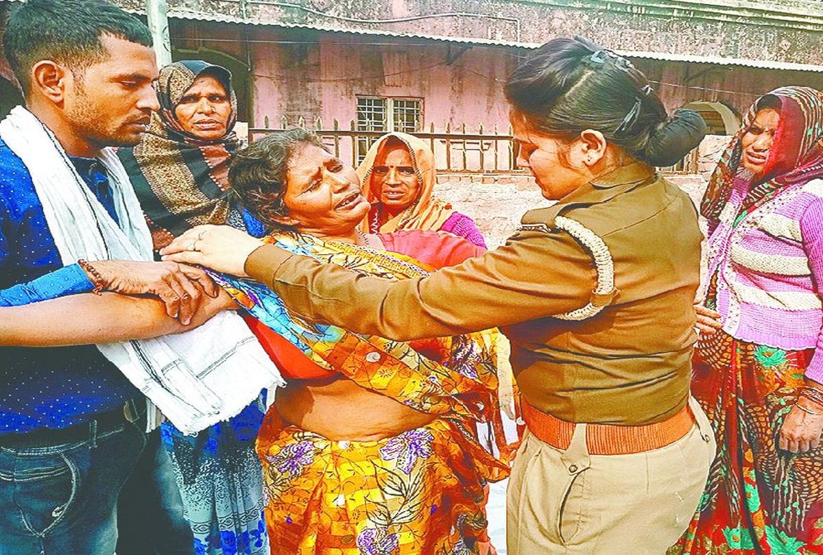 Car Accident Five Died After Fire Update News Etah