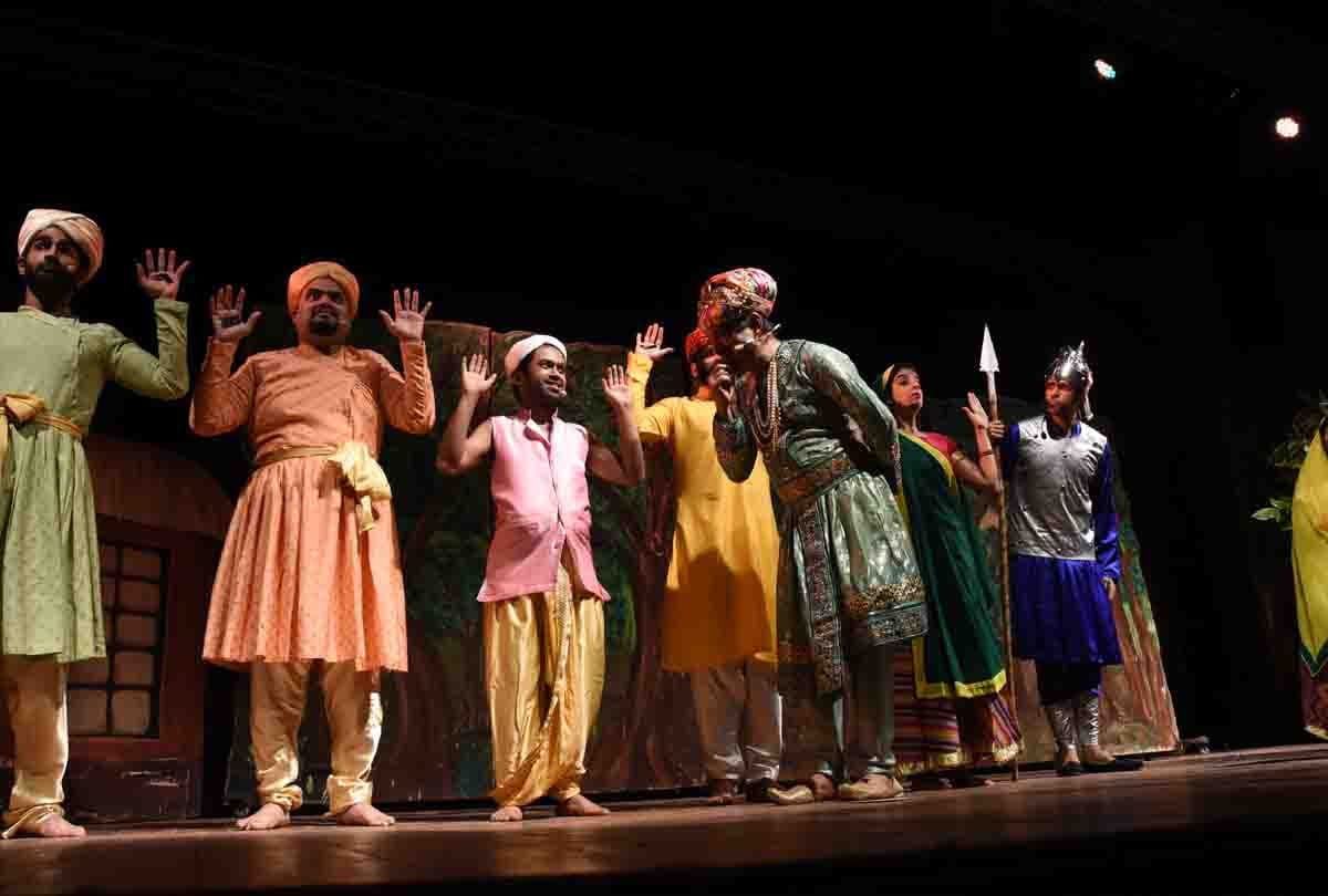 with birbal it's possible live theatre program in kanpur