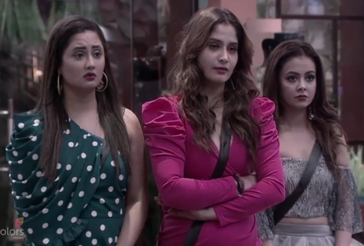 Bigg Boss 13 Weekend Ka Vaar Aarti Singh Devoleena Bhattacharjee nominated know who will evict