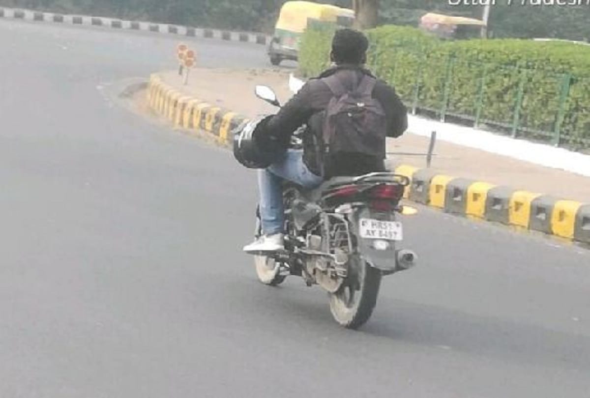 Traffic rules challan traffic police taking photographs of vehicles breaking New motor vehicle act