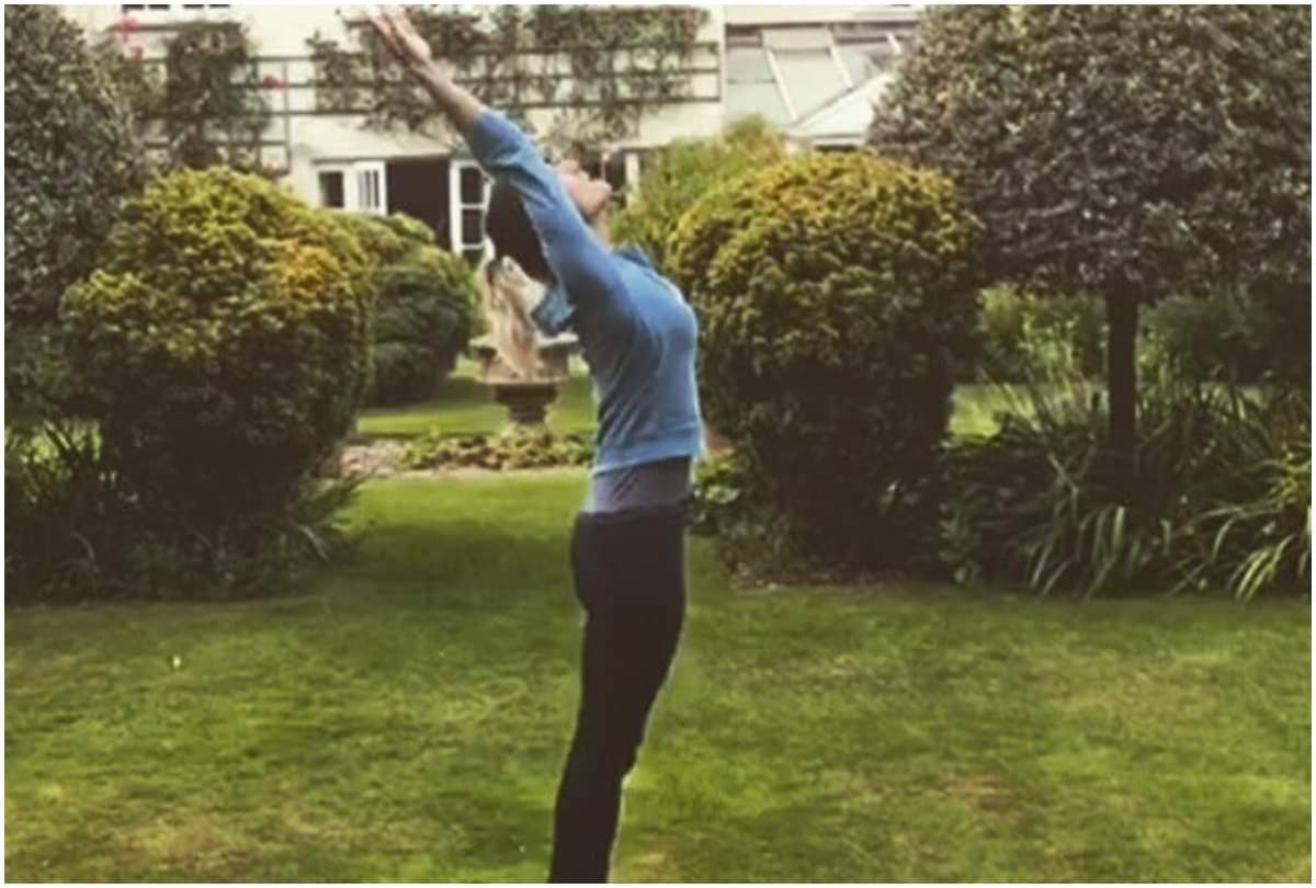 yoga for weight loss in hindi yoga asanas for belly fat loss yoga exercise to reduce belly fat