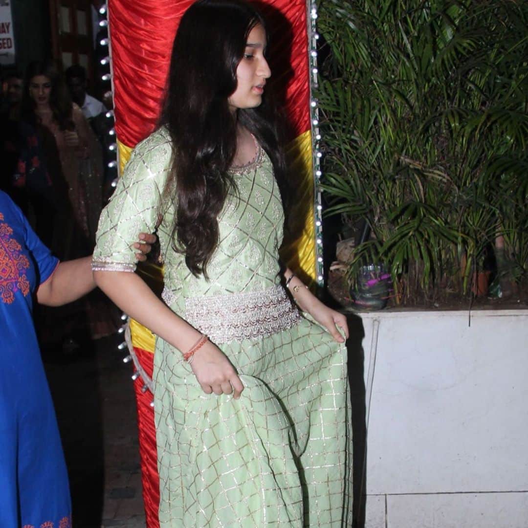 Raveena Tandon attend her driver wedding with family
