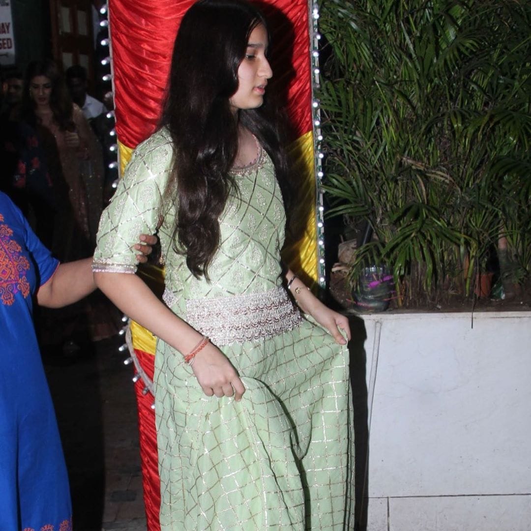 Raveena Tandon attend her driver wedding with family