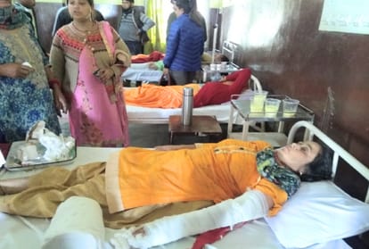 uncontrolled Private bus fall into trench in kangra himachal, many passengers injured