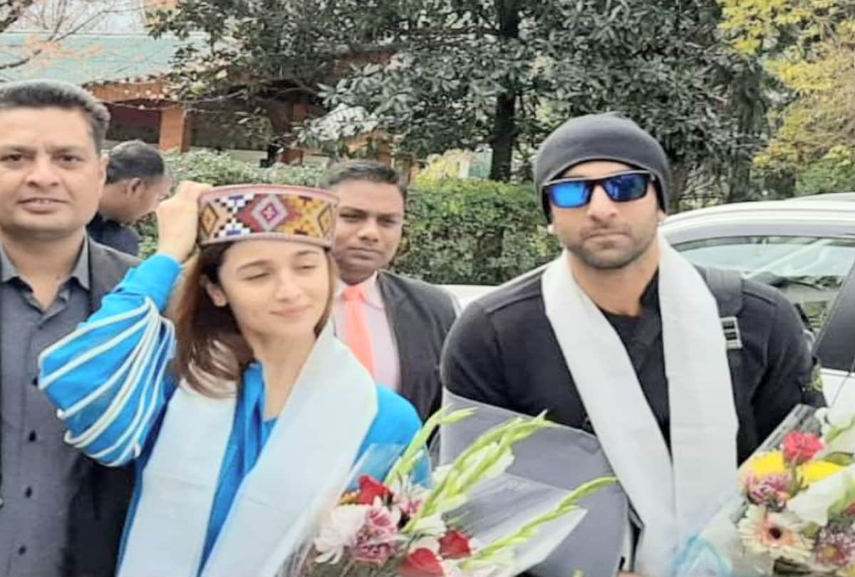 Ranveer Singh Kissed Deepika Padukone at Interview host Interrupt