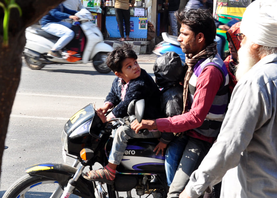 Three rides on a bike, do not fall for life
