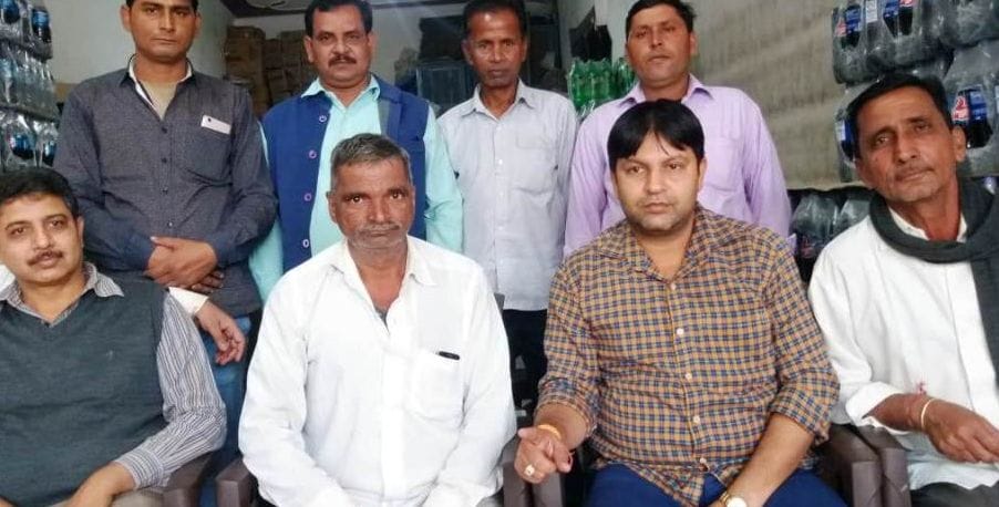 the workers do not clean, the cahirman cut the salary