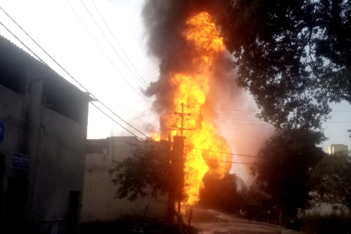 fire in a chemical factory in Meerut, fire brigade control over the fire