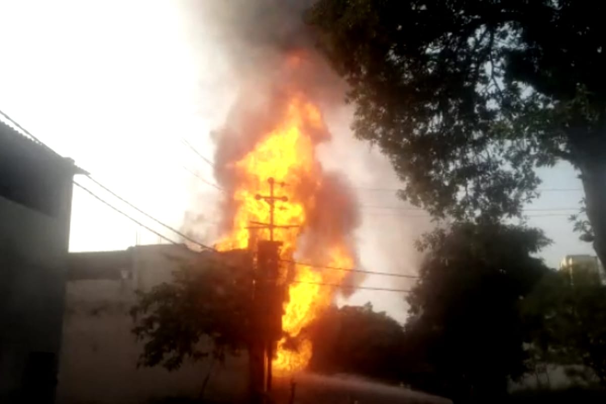 fire in a chemical factory in Meerut, fire brigade control over the fire