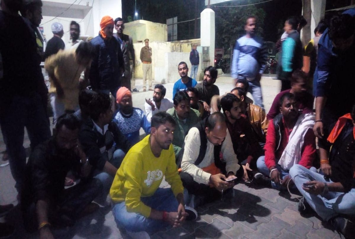 Inspector scuffles with Hindu Yuva Vahini district president alleges encounter threat