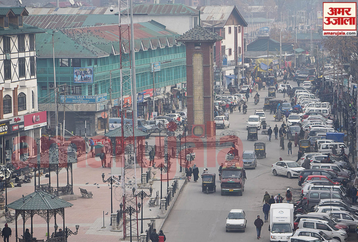 Traffic and shops opened after four days in srinagar jammu kahsmir