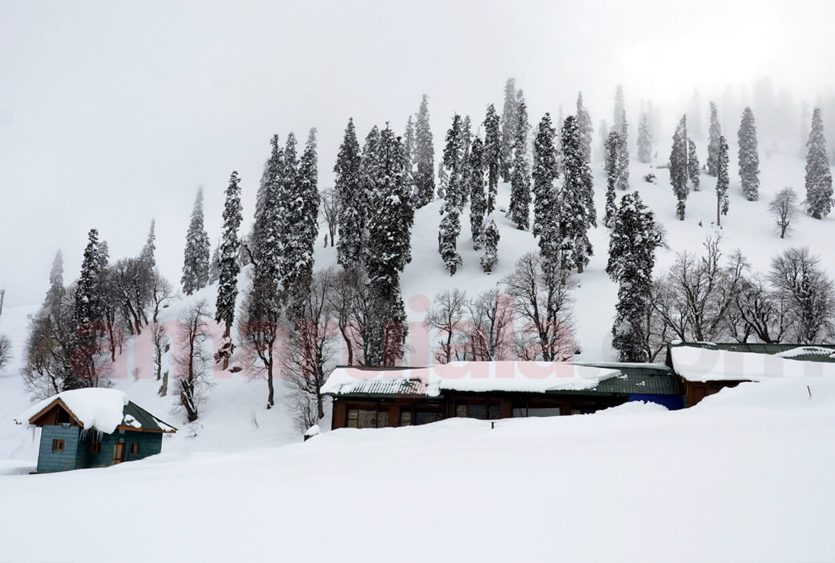 Heavy rain and snowfall alert in Jammu Kashmir, highway Closed For Traffic Due To Snowfall