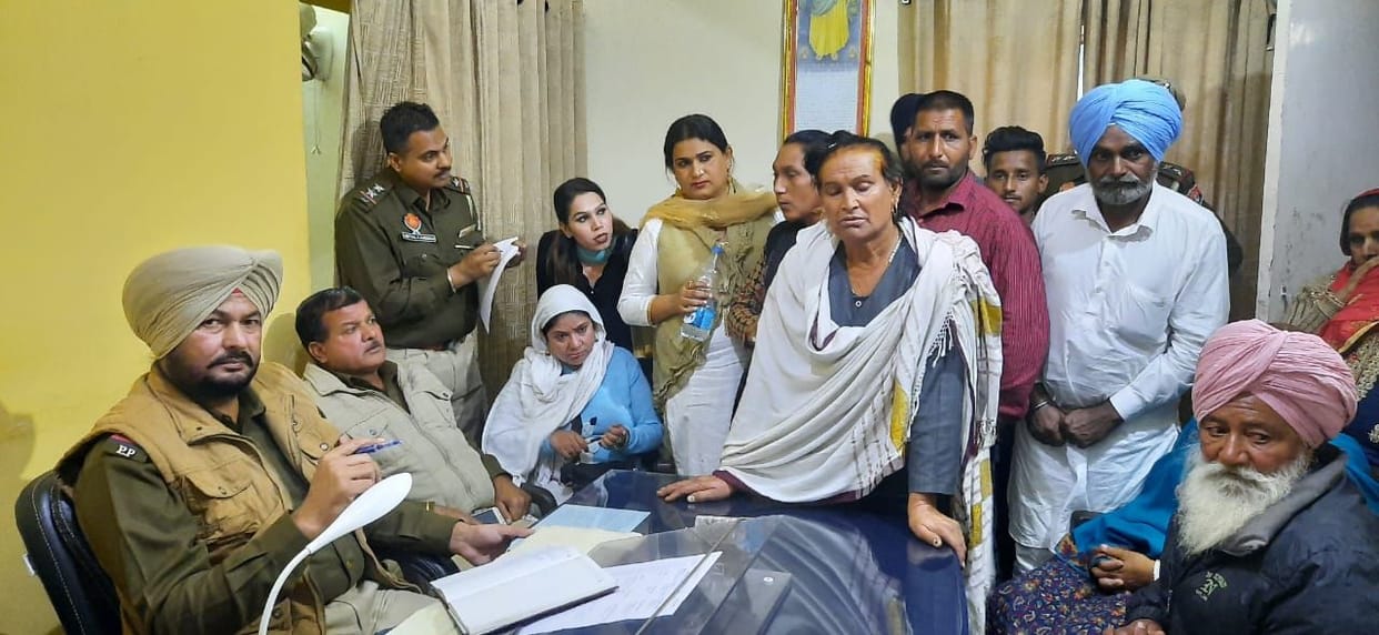 Eunuchs protest outside police station, raging over missing 25 eunuchs